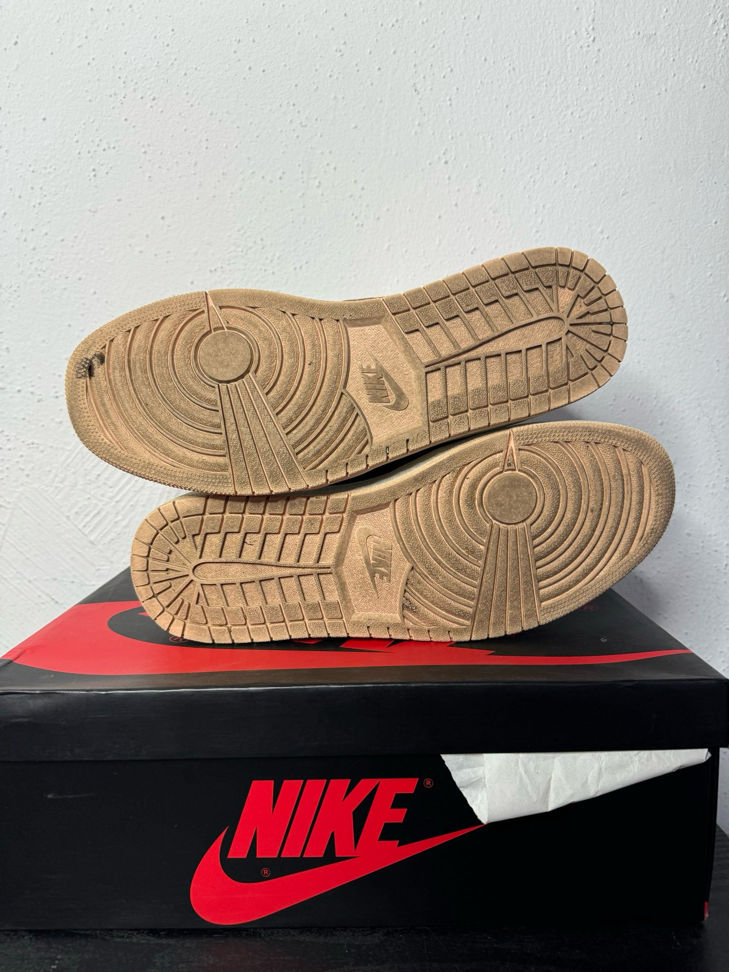 JORDAN 1 CRIMSON TINT (USED) / 11
