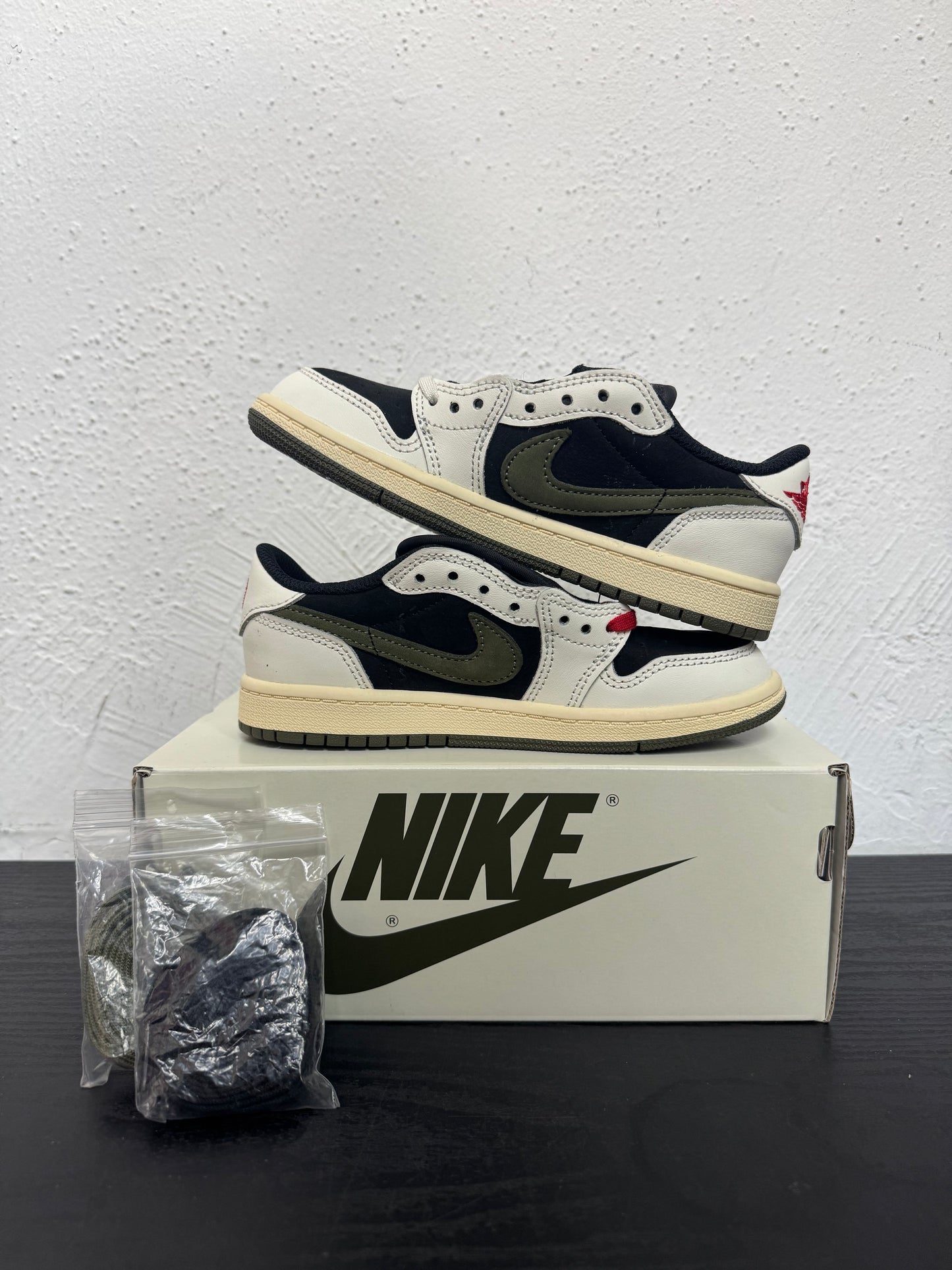 JORDAN 1 LOW TRAVIS SCOTT OLIVE (PS)