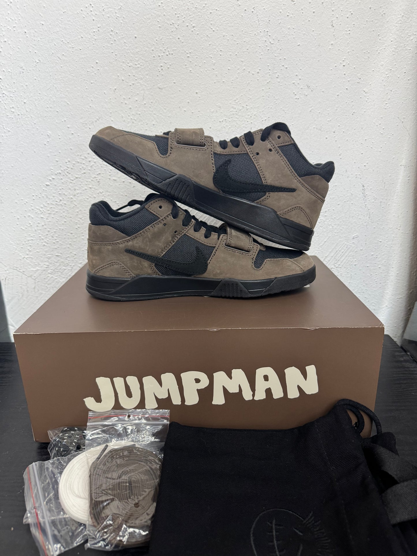 JORDAN JUMPMAN JACK TRAVIS SCOTT DARK MOCHA (USED)