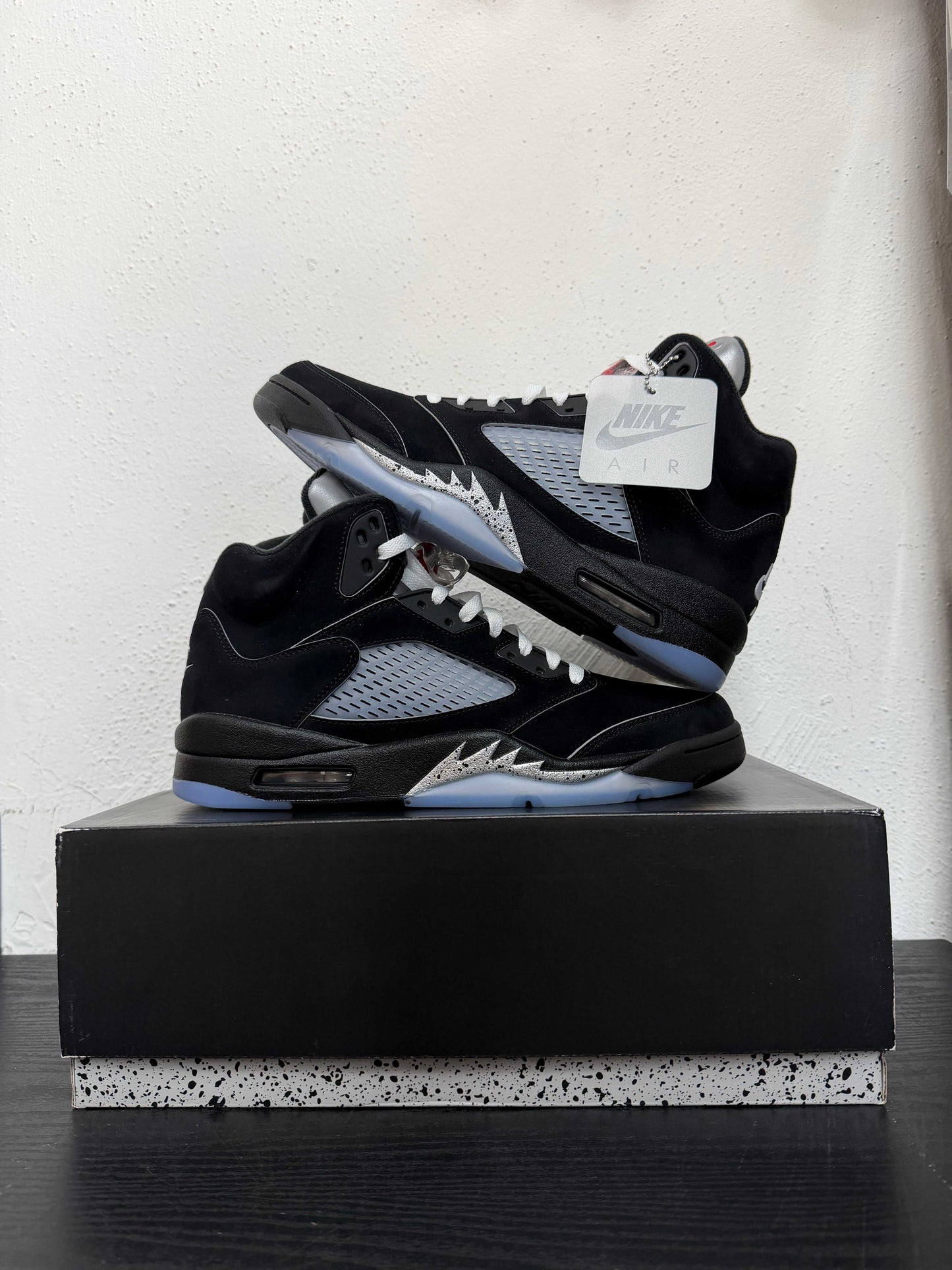 JORDAN 5 METALLIC BLACK REIMAGINED