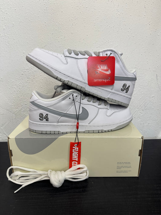 DUNK LOW SUPREME 94 METALLIC SILVER