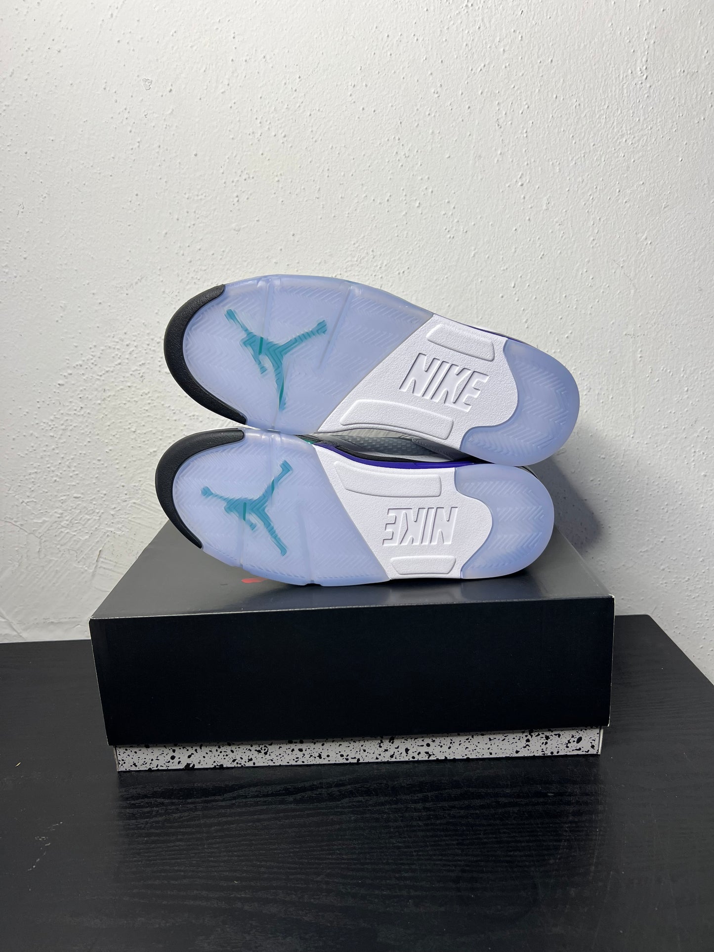 JORDAN 5 RETRO GRAPE (2025)