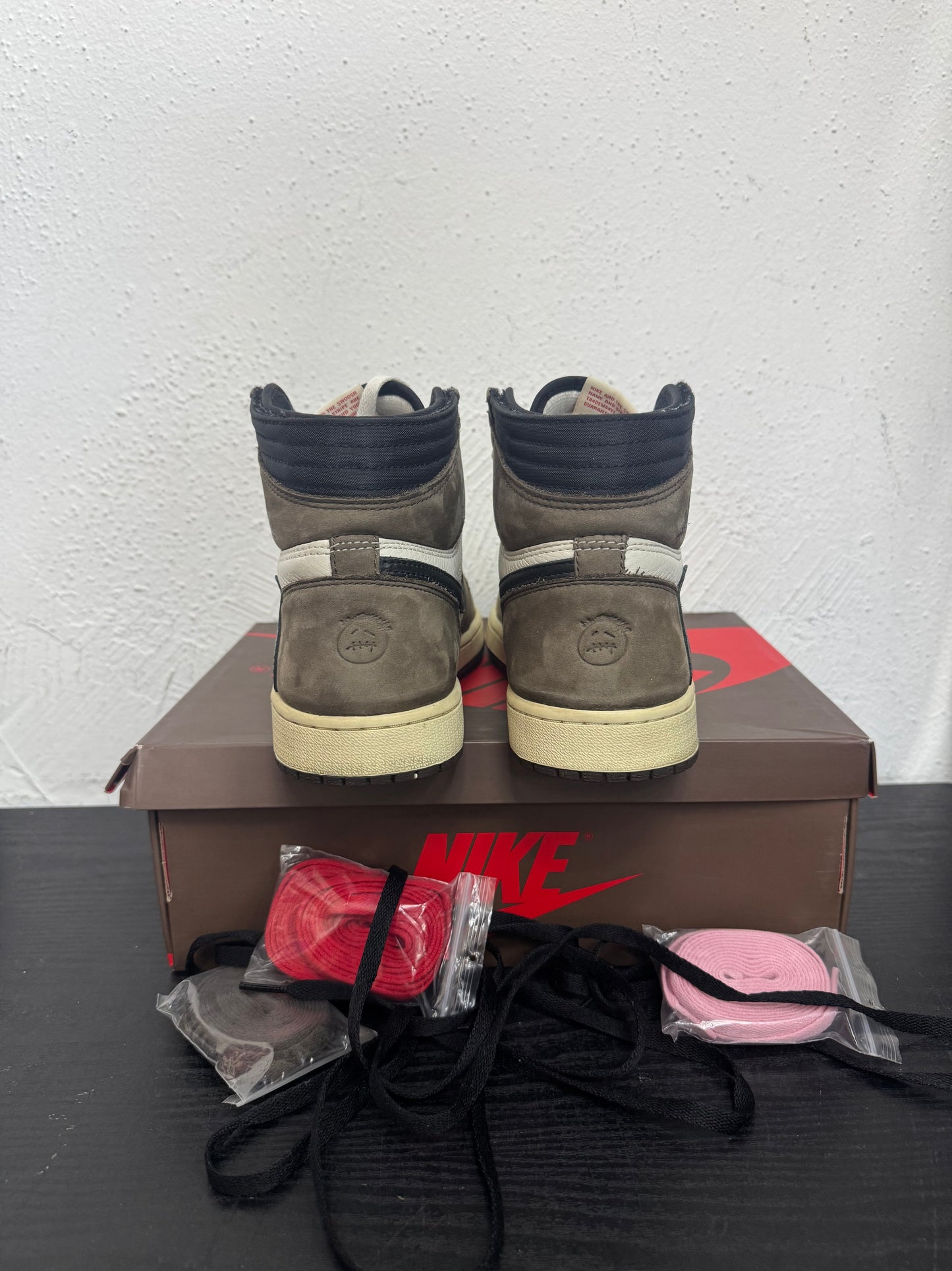 JORDAN 1 HIGH TRAVIS SCOTT MOCHA HIGH (USED)