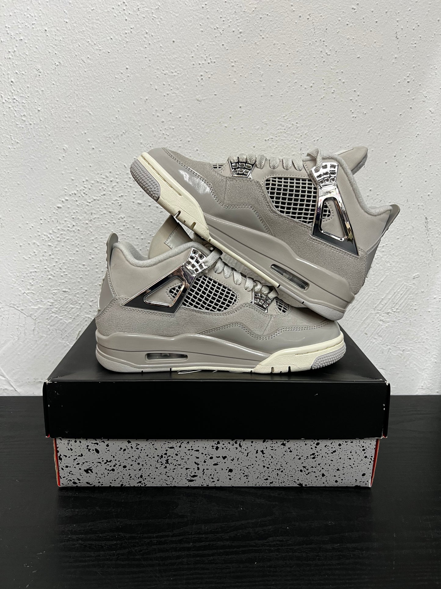 JORDAN 4 FROZEN MOMENT (USED)