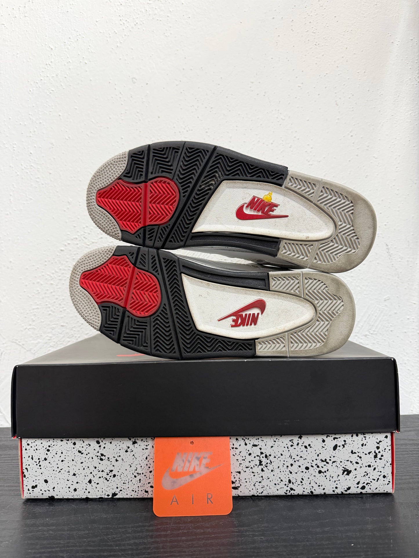 JORDAN 4 WHITE CEMENT (USED)
