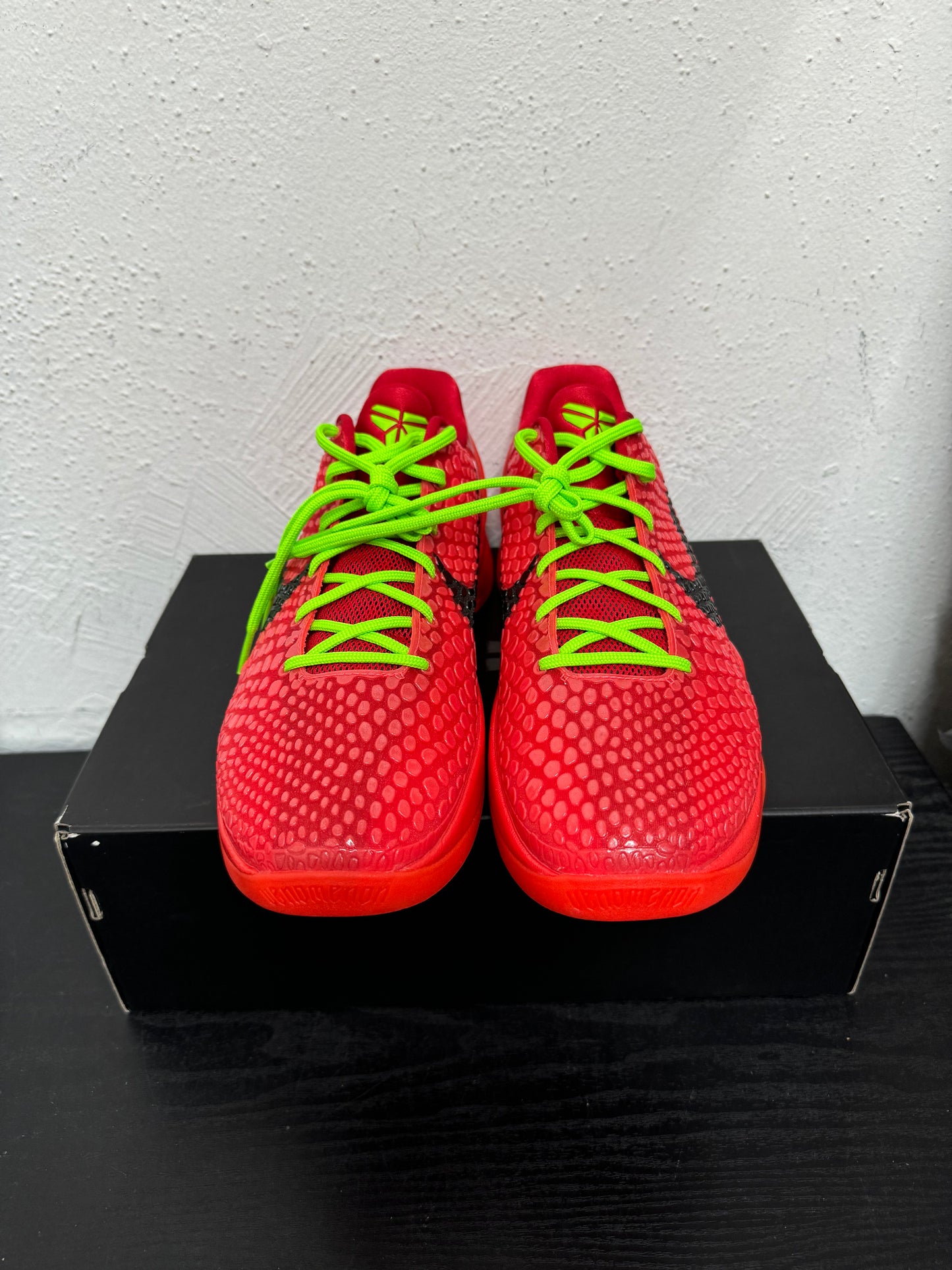 KOBE 6 REVERSE GRINCH