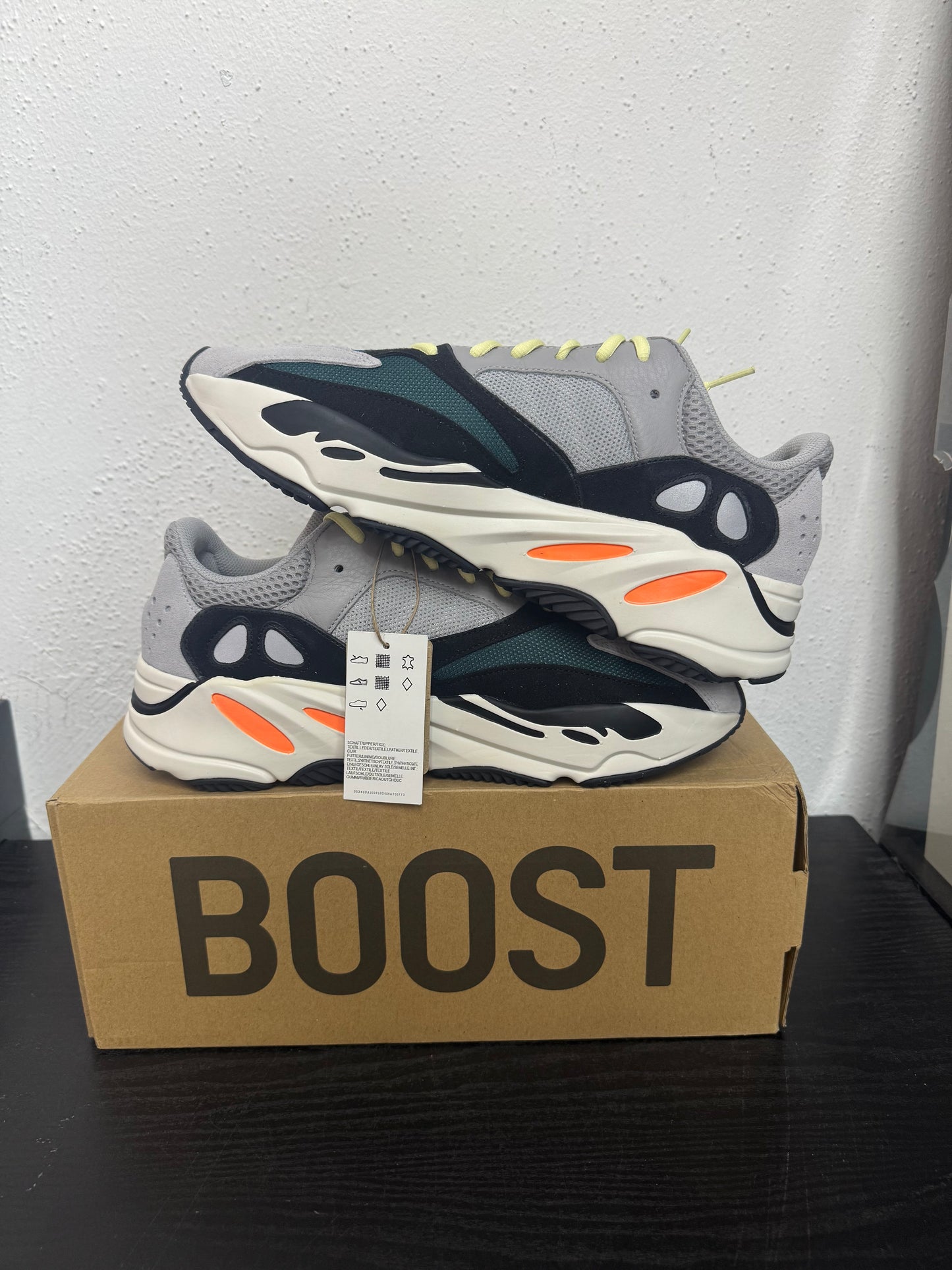 YEEZY 700 WAVE RUNNER