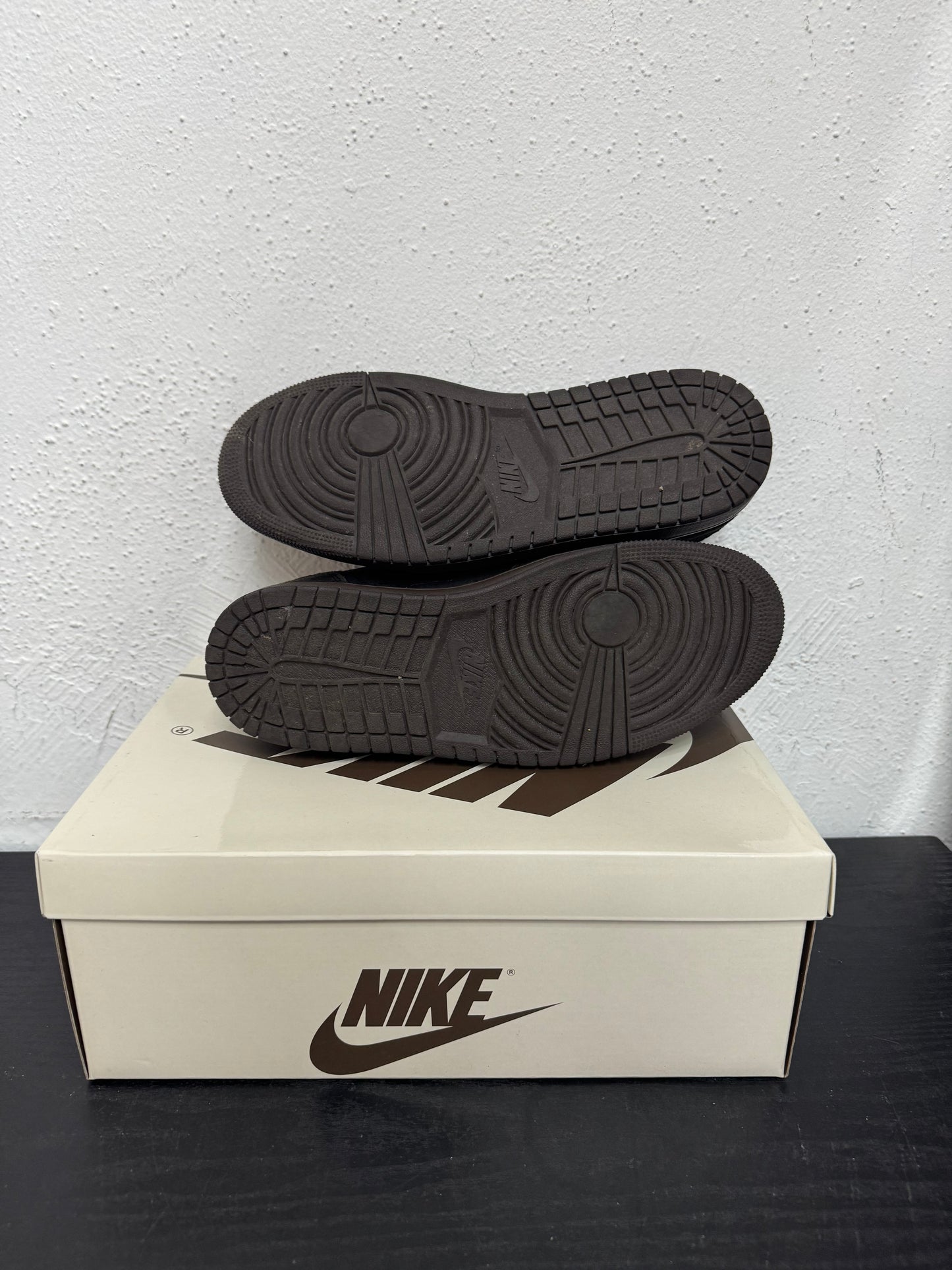 JORDAN 1 LOW TRAVIS SCOTT VELVET BROWN (USED)