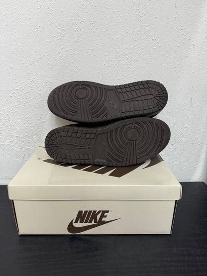JORDAN 1 LOW TRAVIS SCOTT VELVET BROWN (USED)