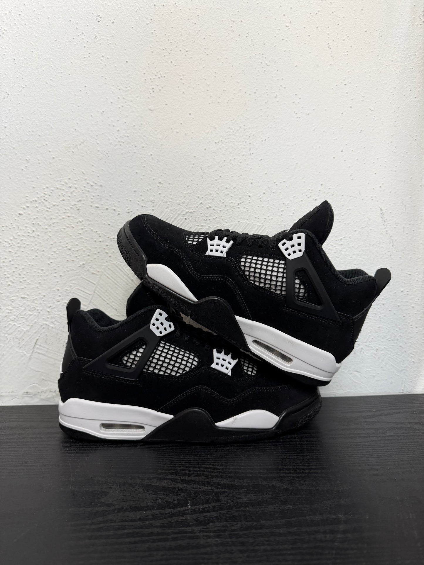 JORDAN 4 WHITE THUNDER (USED) (NB)