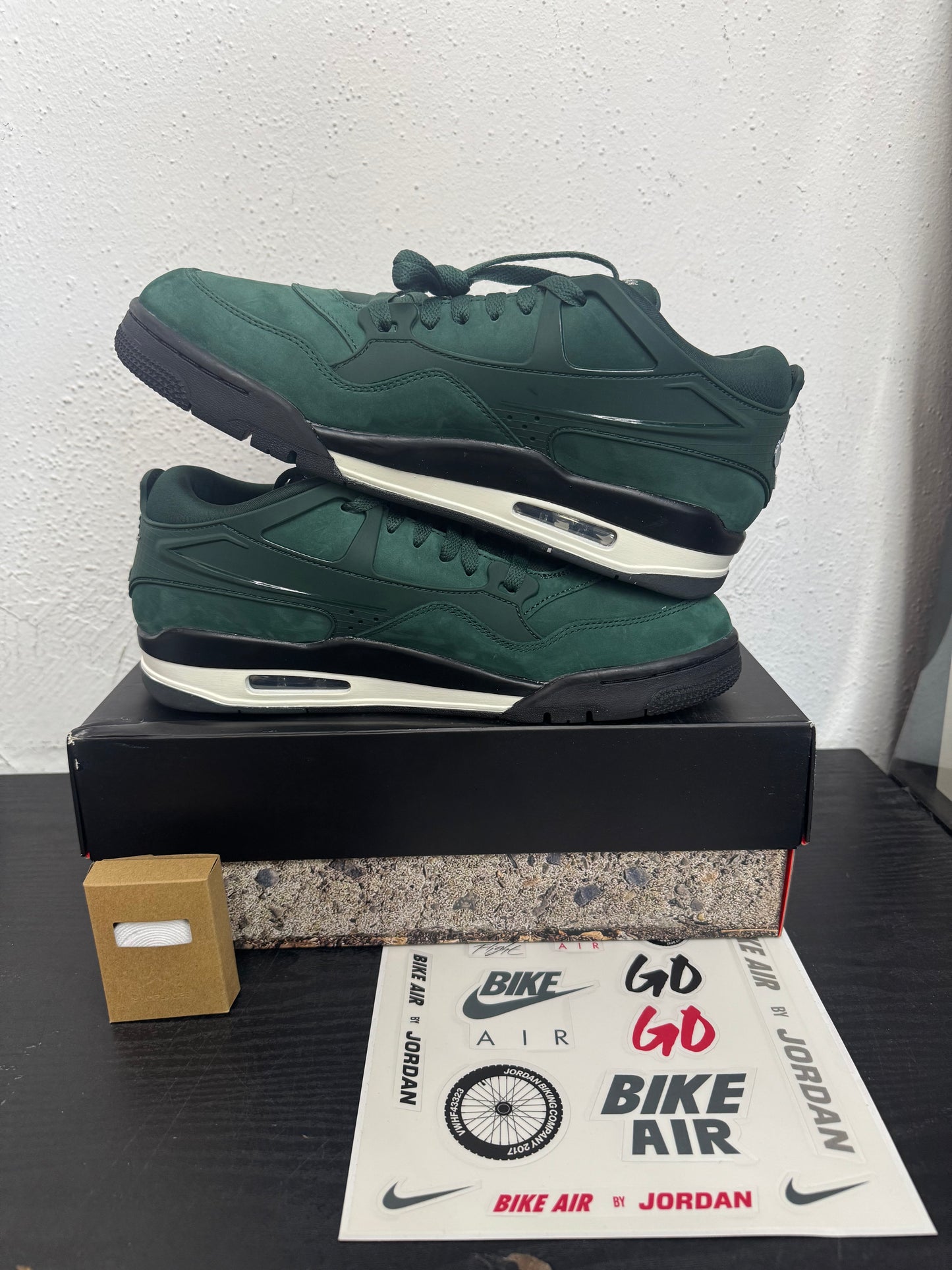 JORDAN 4 RM NIGEL SYLVESTER GRANDMA DRIVEWAY