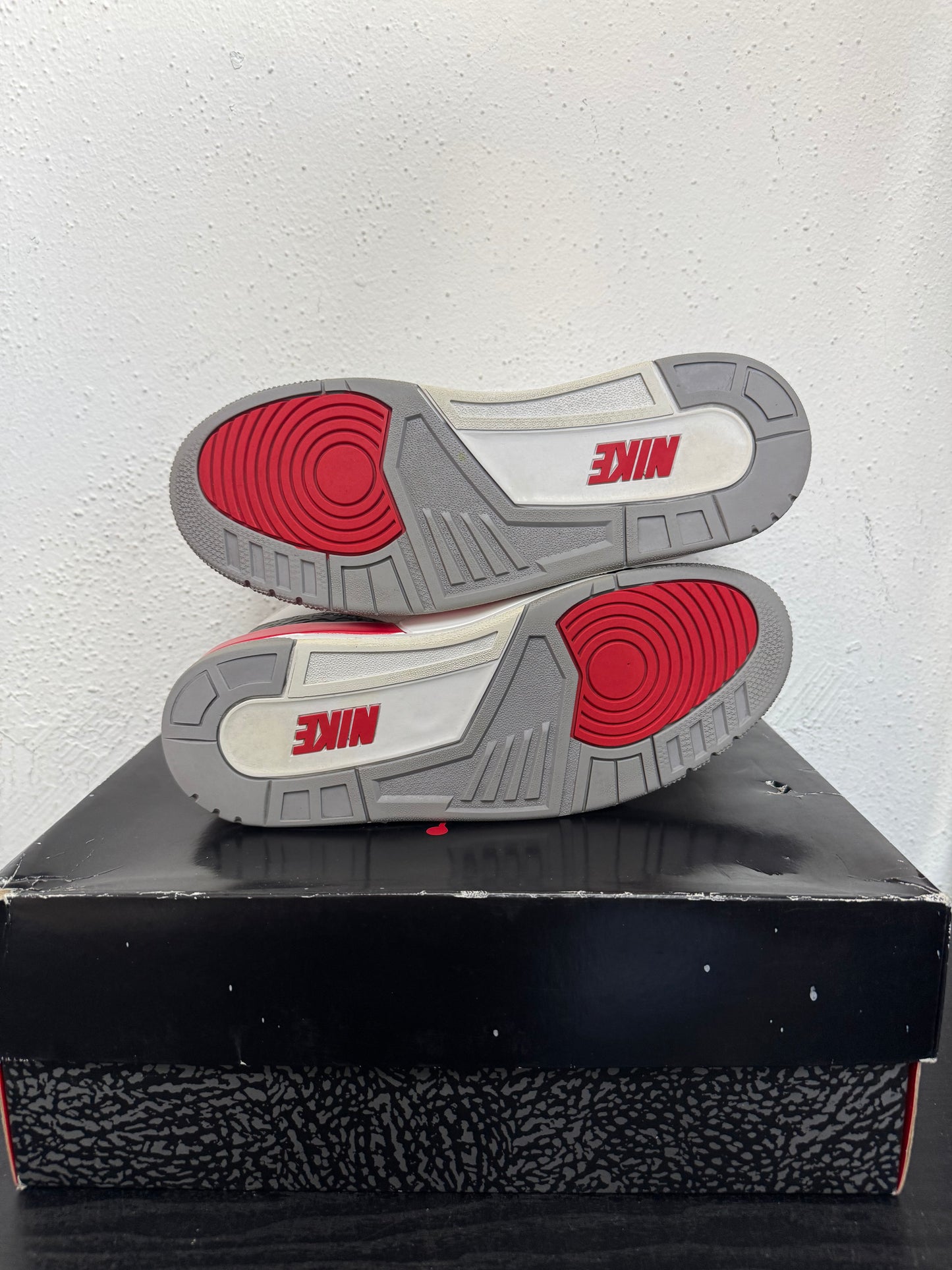 JORDAN 3 FIRE RED (USED)