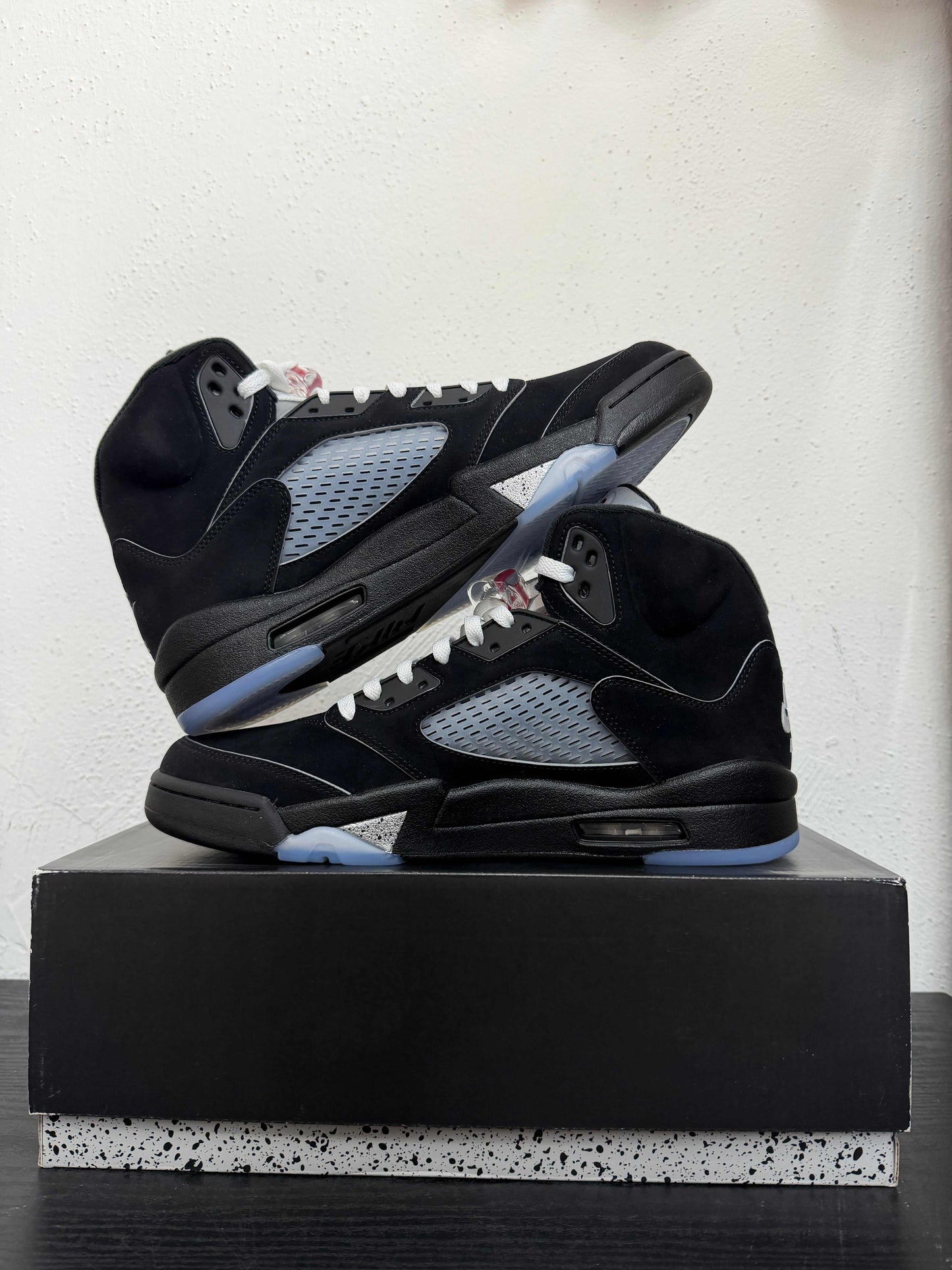 JORDAN 5 METALLIC BLACK REIMAGINED