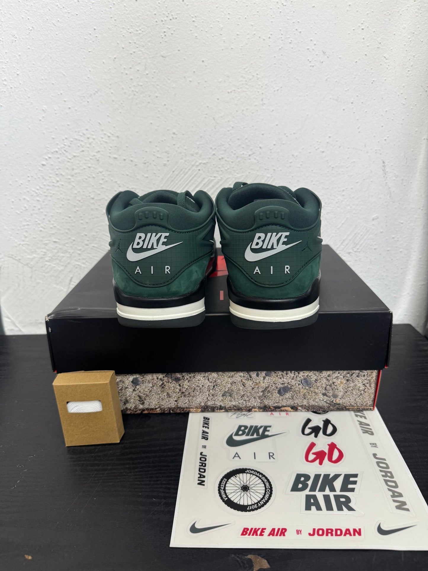 JORDAN 4 RM NIGEL SYLVESTER GRANDMA DRIVEWAY
