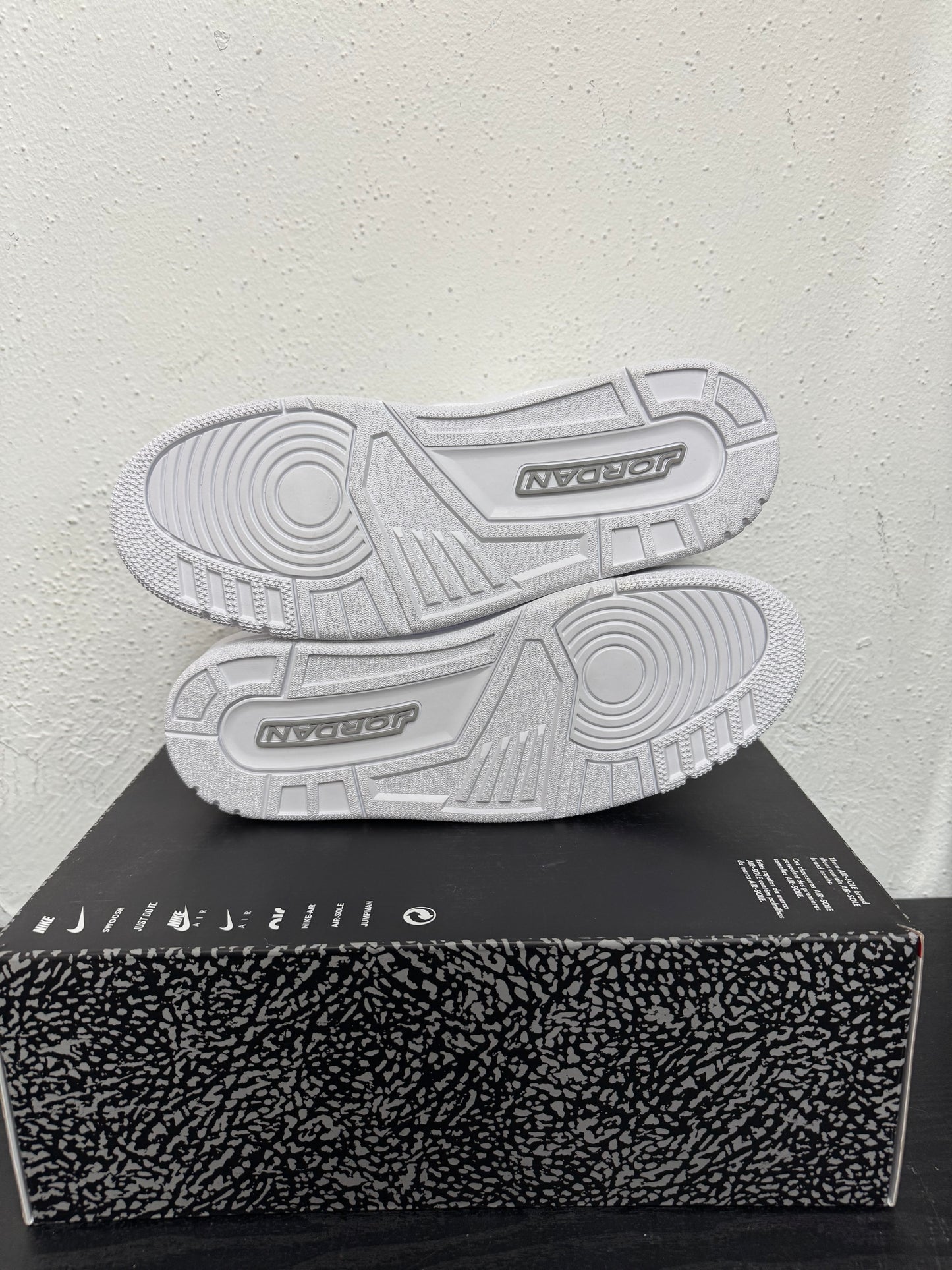 JORDAN 3 PURE MONEY