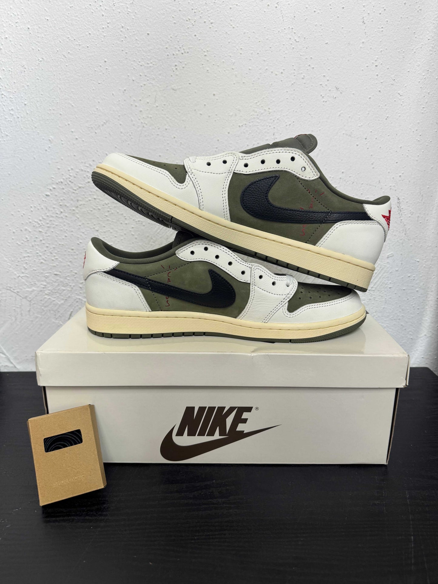 JORDAN 1 LOW TRAVIS SCOTT MEDIUM OLIVE