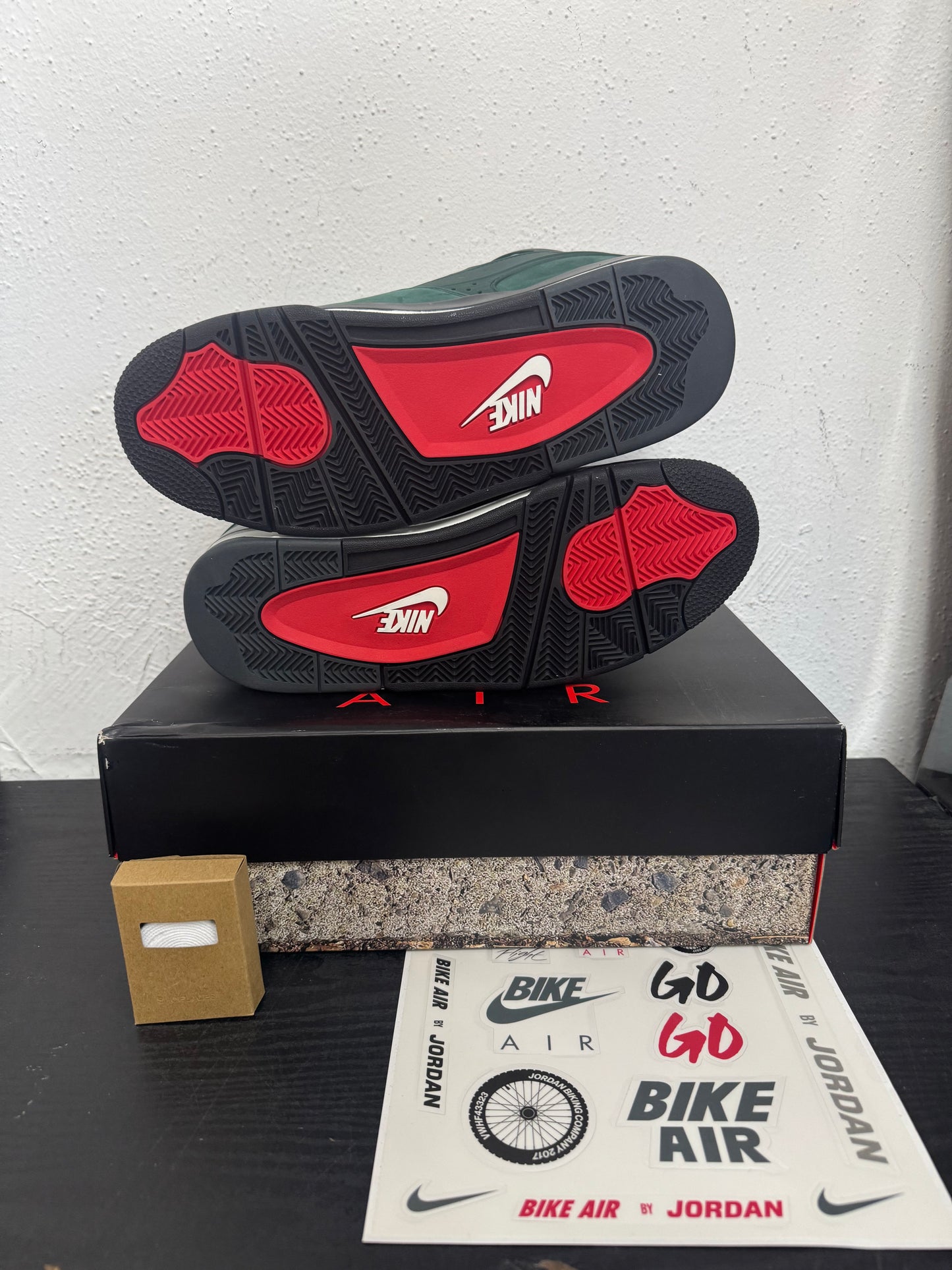 JORDAN 4 RM NIGEL SYLVESTER GRANDMA DRIVEWAY